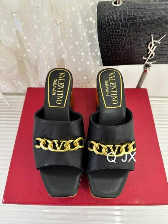 Picture of Valentino Shoes _SKUValentinosz35-409CM3CJX060620284
